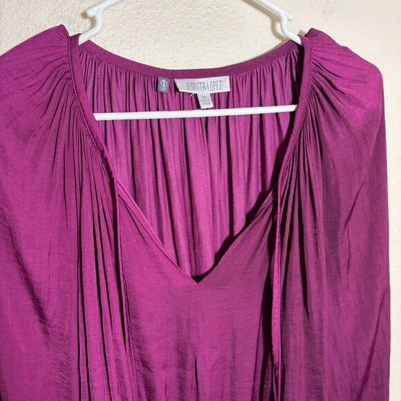 Jennifer Lopez Blouse Women's XS Purple V-Neck Long Sleeve Lightweight Top - Picture 3 of 8